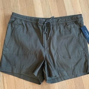 NWT LIVERPOOL LOS ANGELES STRETCH OLIVE GROVE BERMUDA SHORTS SIZE 16/33
